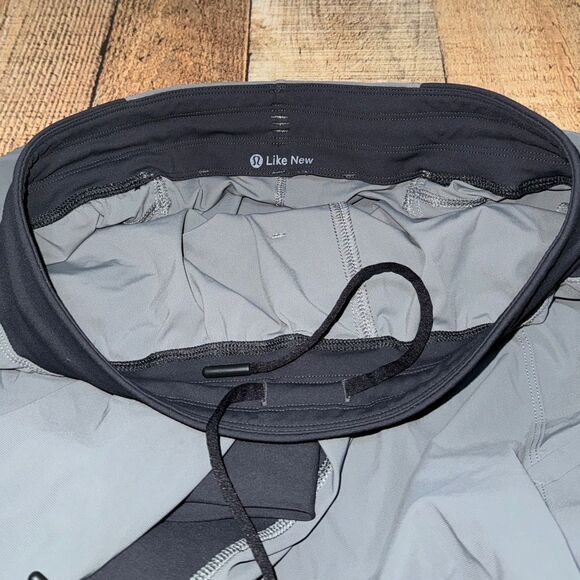 Lululemon Assert Short
Deep Coal size S - Picture 8 of 11